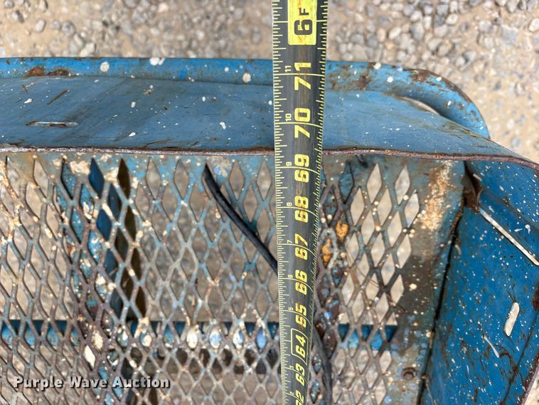 image for item ES8744 2000 Genie S-60 boom lift