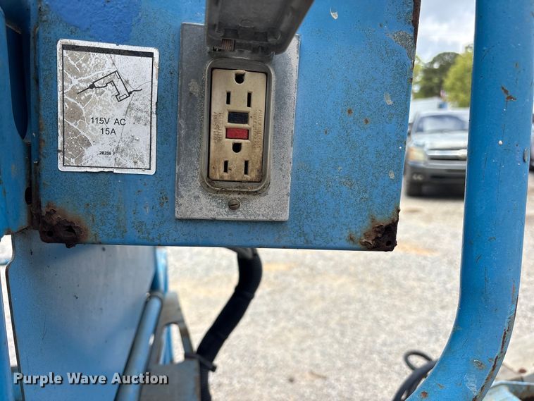 image for item ES8744 2000 Genie S-60 boom lift