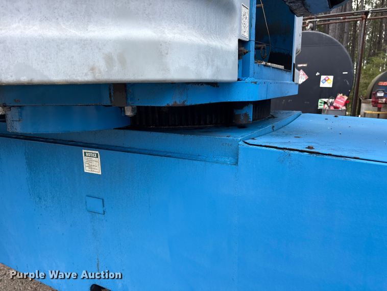 image for item ES8744 2000 Genie S-60 boom lift