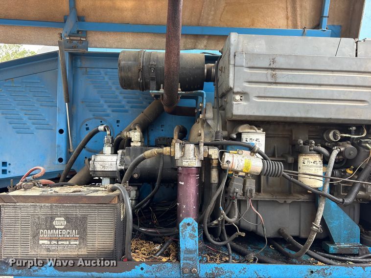 image for item ES8744 2000 Genie S-60 boom lift