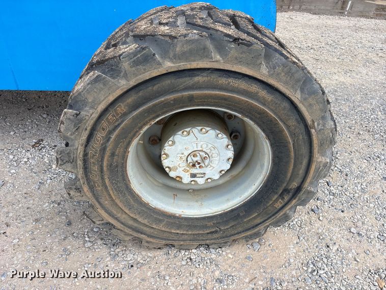 image for item ES8744 2000 Genie S-60 boom lift