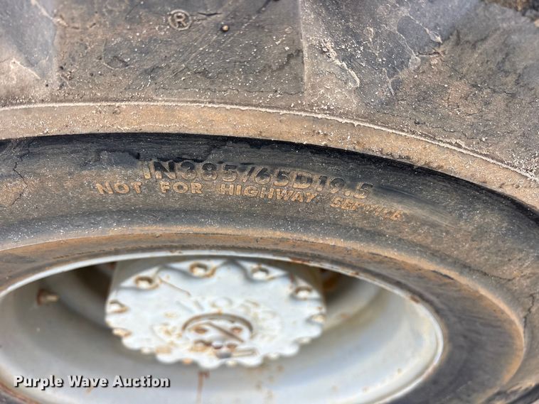 image for item ES8744 2000 Genie S-60 boom lift