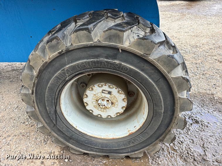 image for item ES8744 2000 Genie S-60 boom lift