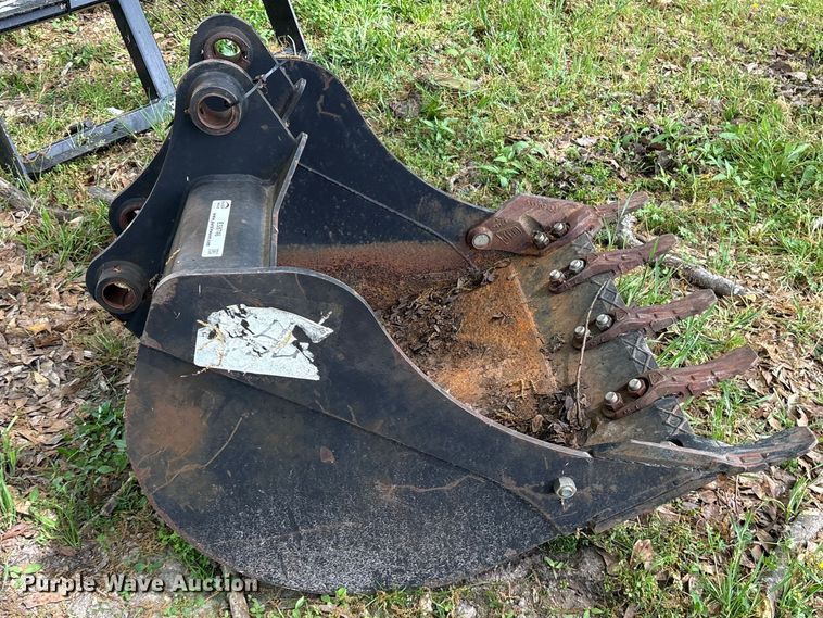 image for item ES8746 2016 JCB 980/90011 excavator bucket