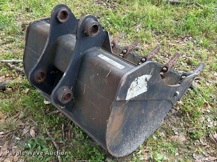 image for item ES8746 2016 JCB 980/90011 excavator bucket