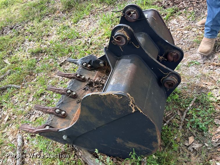 image for item ES8746 2016 JCB 980/90011 excavator bucket