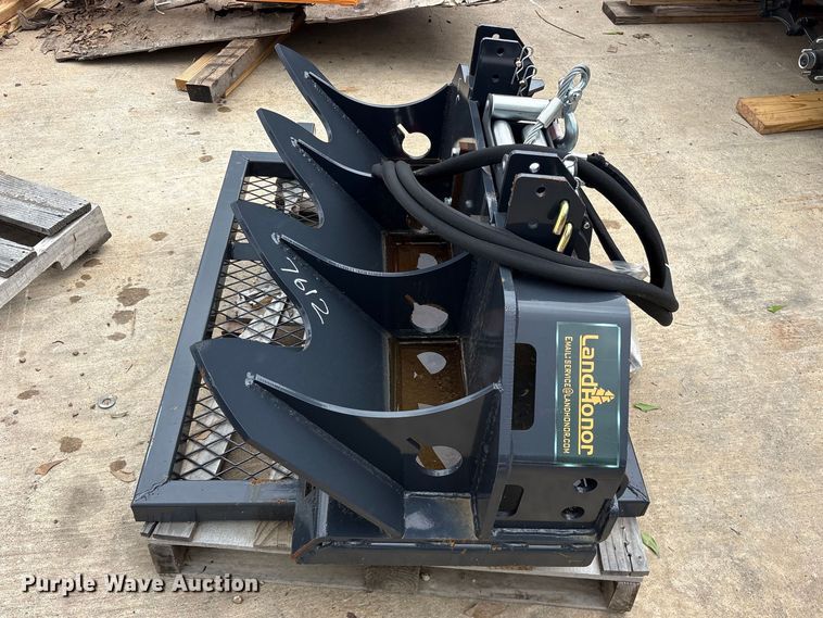 image for item ES8785 2024 Landhoner DGB-14-84D skid steer winch