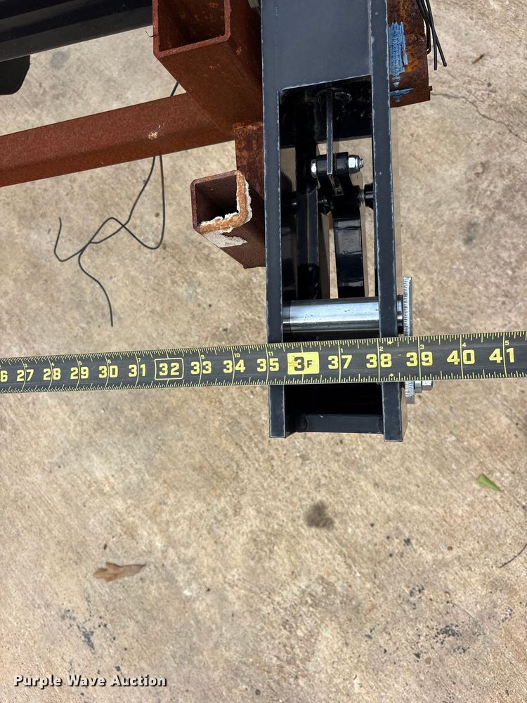 image for item ES8786 (2) Mahindra quick hitches