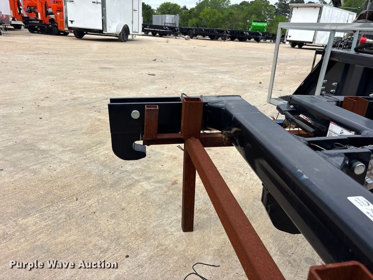 image for item ES8786 (2) Mahindra quick hitches