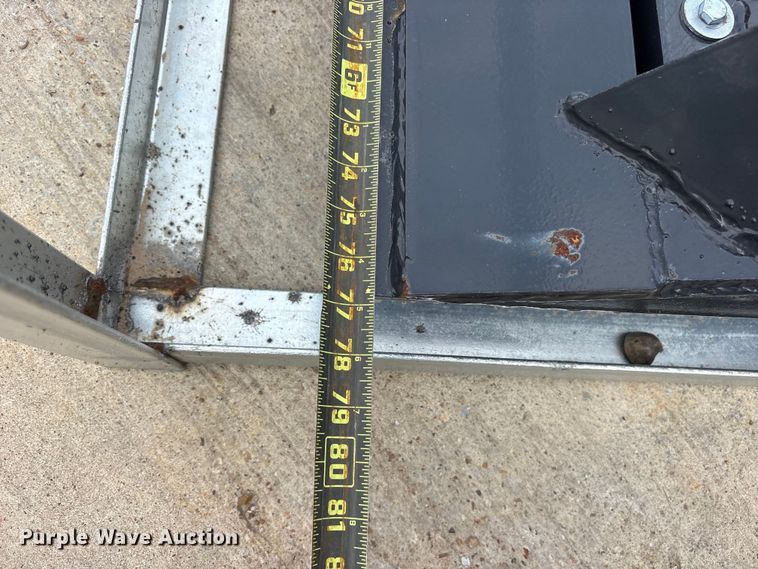 image for item ES8787 2025 Wolverine SB-12-72W skid steer vibratory screen bucket