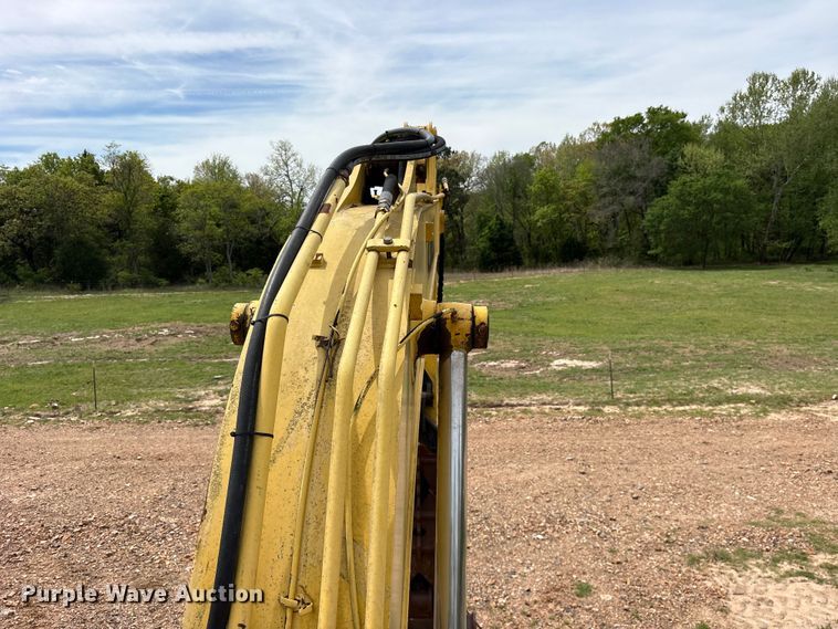 image for item ES8874 2003 Kobelco SK160LC excavator