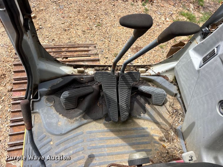 image for item ES8874 2003 Kobelco SK160LC excavator