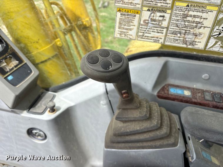 image for item ES8874 2003 Kobelco SK160LC excavator