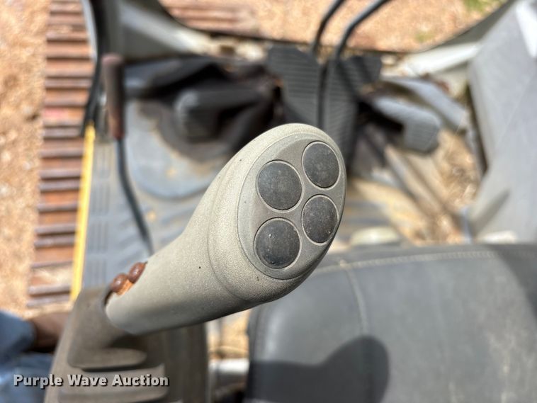 image for item ES8874 2003 Kobelco SK160LC excavator
