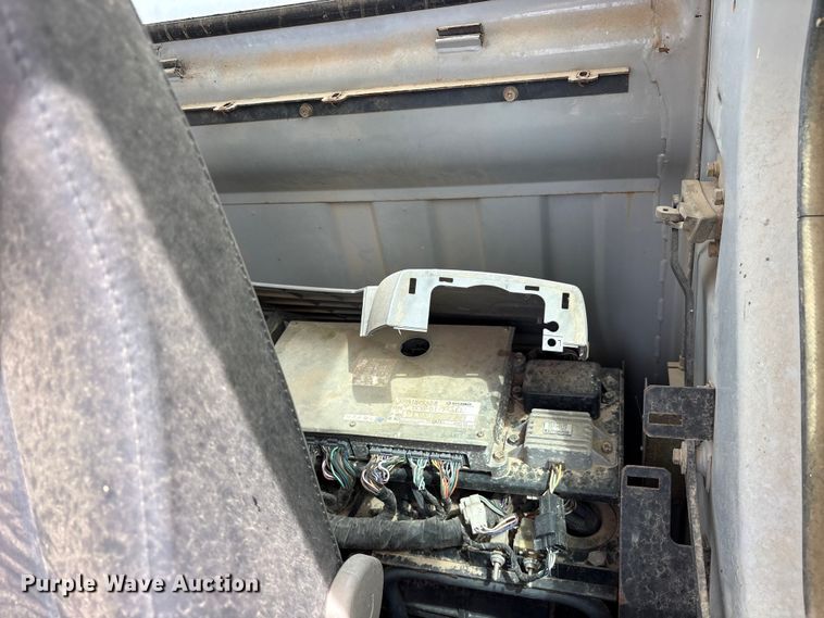 image for item ES8874 2003 Kobelco SK160LC excavator