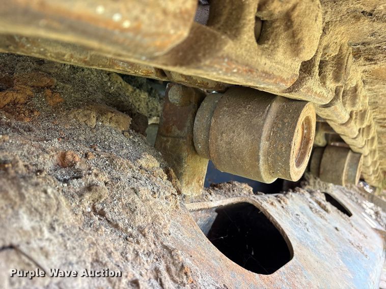 image for item ES8874 2003 Kobelco SK160LC excavator