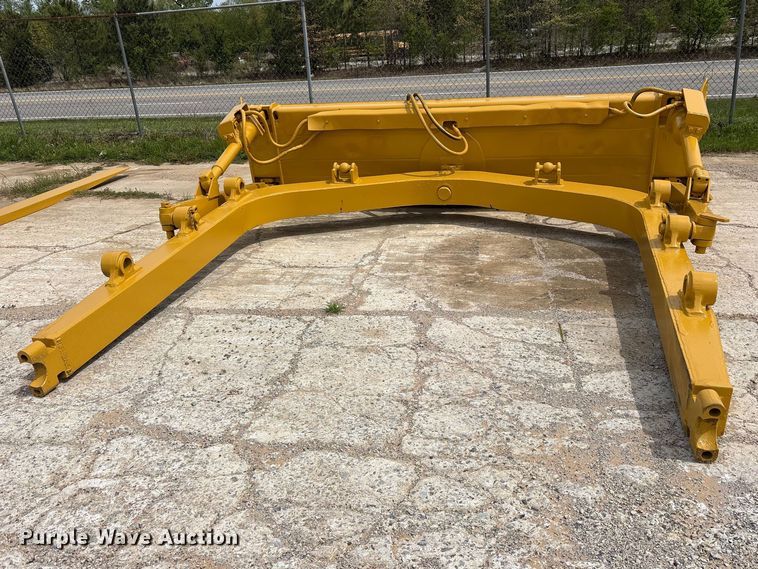 image for item ES8876 Caterpillar dozer blade