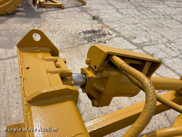 image for item ES8876 Caterpillar dozer blade