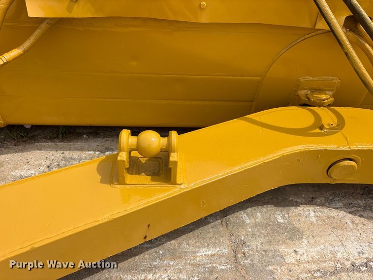 image for item ES8876 Caterpillar dozer blade
