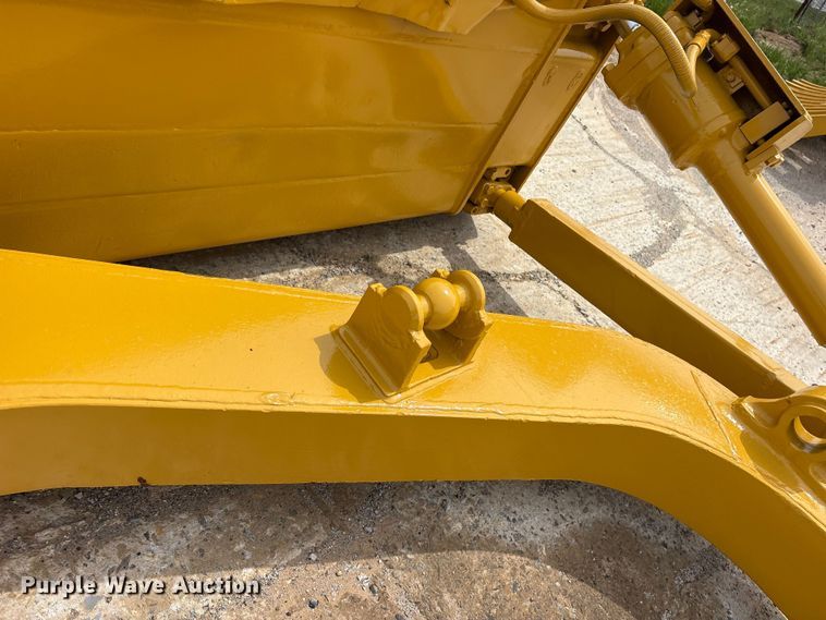 image for item ES8876 Caterpillar dozer blade