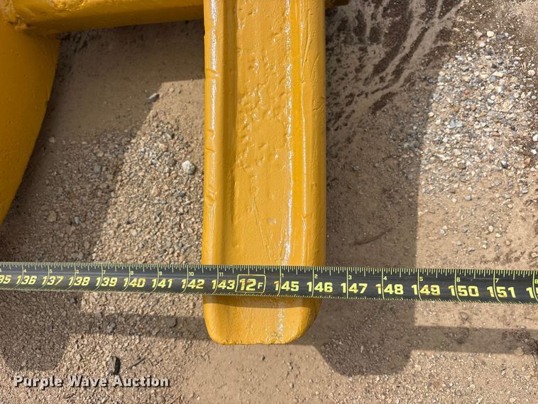 image for item ES8877 Caterpillar root rake