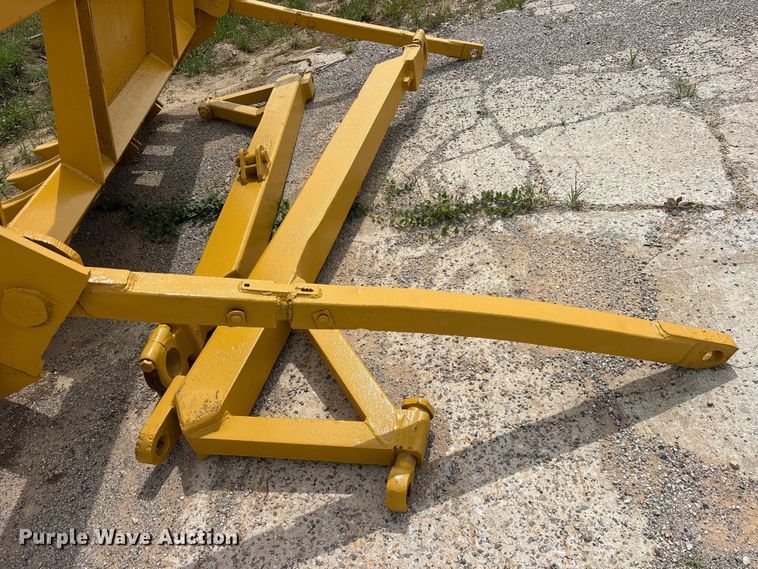 image for item ES8877 Caterpillar root rake