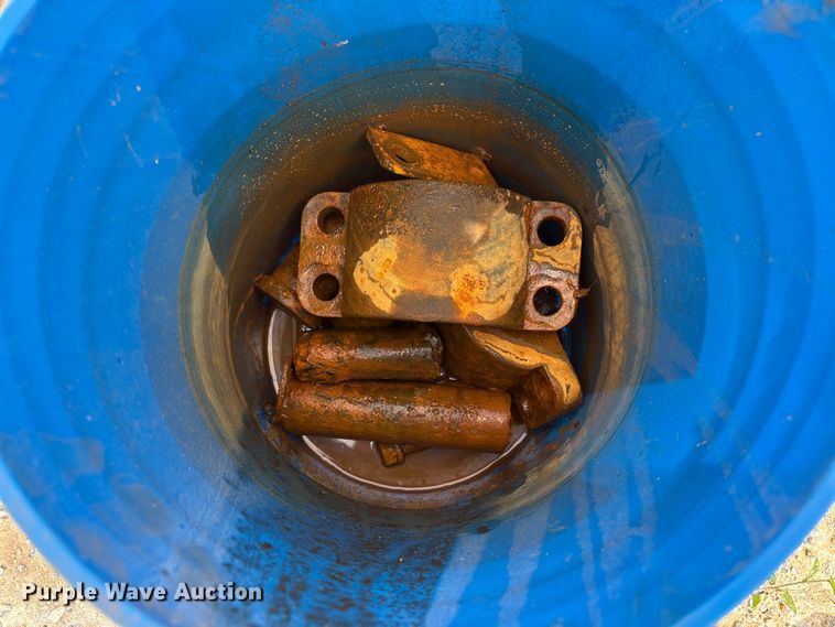 image for item ES8877 Caterpillar root rake