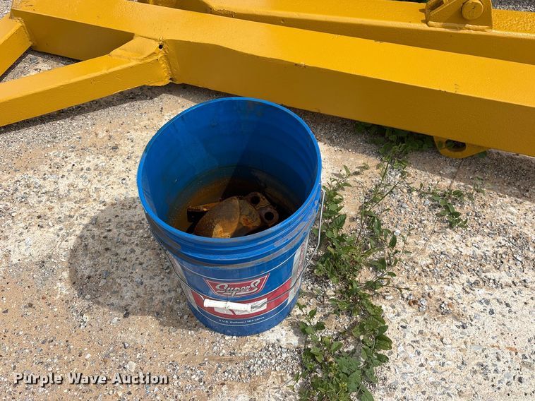 image for item ES8877 Caterpillar root rake