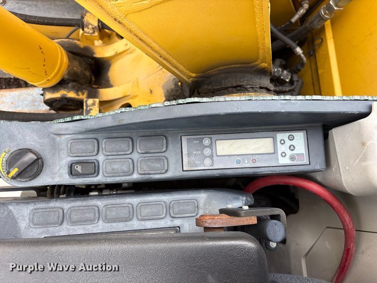 image for item ES8892 2013 Kobelco SK70SR-2 mini excavator
