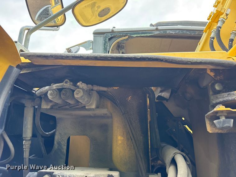 image for item ES8892 2013 Kobelco SK70SR-2 mini excavator