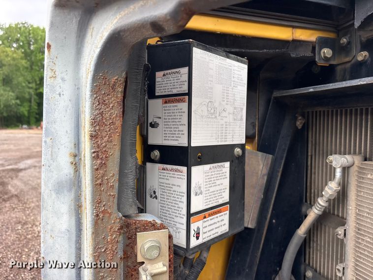 image for item ES8893 2009 Kobelco SK70SR-2 mini excavator