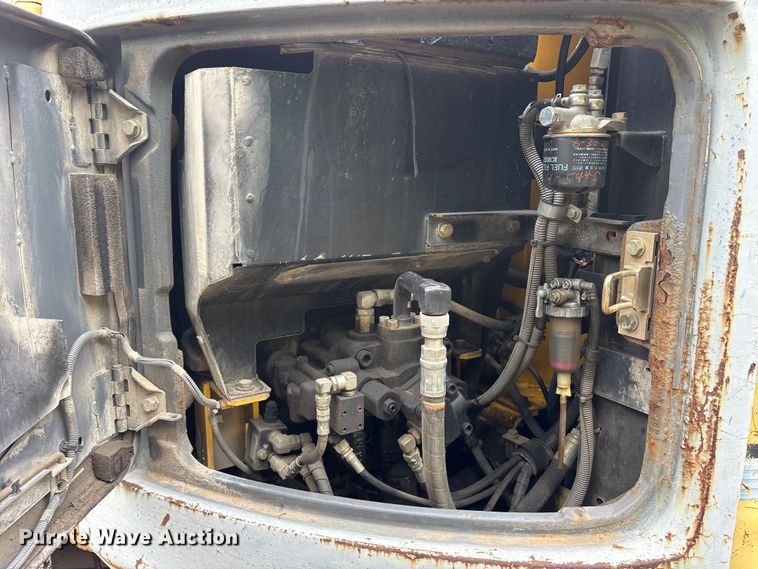 image for item ES8893 2009 Kobelco SK70SR-2 mini excavator
