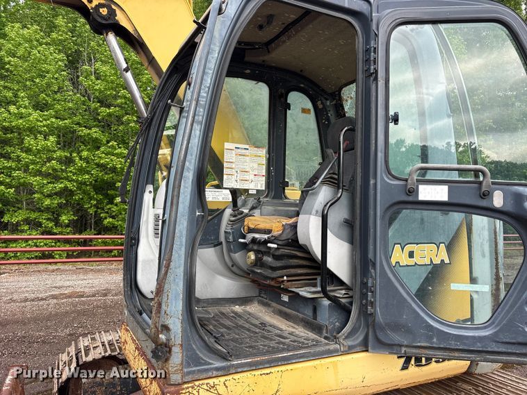 image for item ES8893 2009 Kobelco SK70SR-2 mini excavator