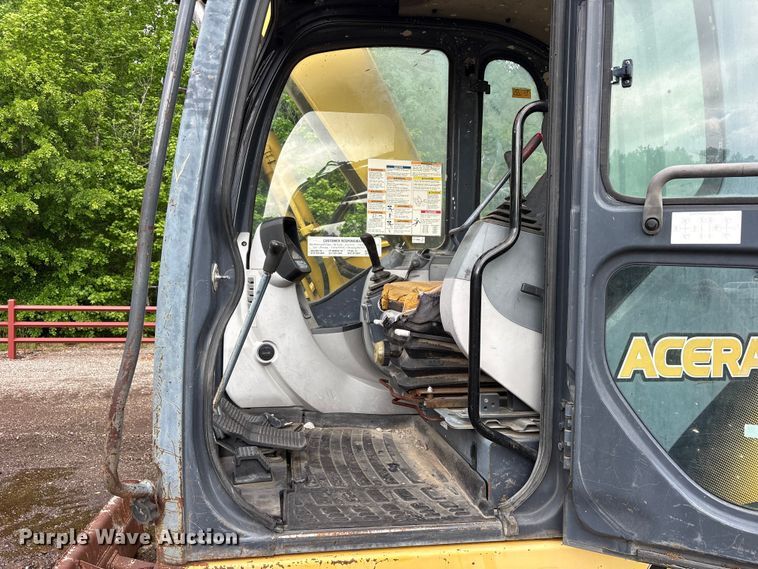 image for item ES8893 2009 Kobelco SK70SR-2 mini excavator