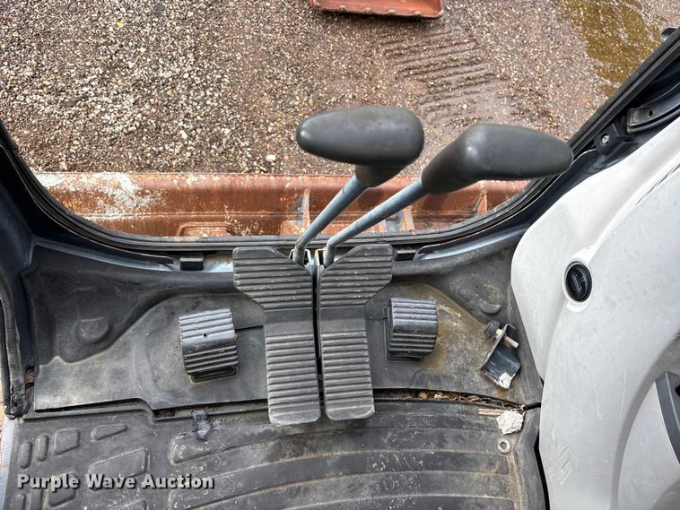 image for item ES8893 2009 Kobelco SK70SR-2 mini excavator