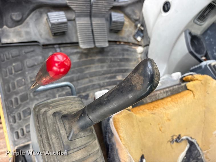 image for item ES8893 2009 Kobelco SK70SR-2 mini excavator
