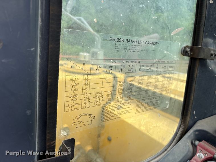 image for item ES8893 2009 Kobelco SK70SR-2 mini excavator