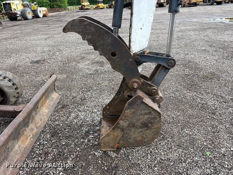 image for item ES8894 2007 Bobcat 337 G mini excavator