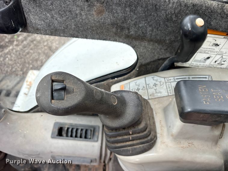 image for item ES8894 2007 Bobcat 337 G mini excavator
