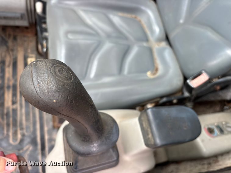 image for item ES8894 2007 Bobcat 337 G mini excavator