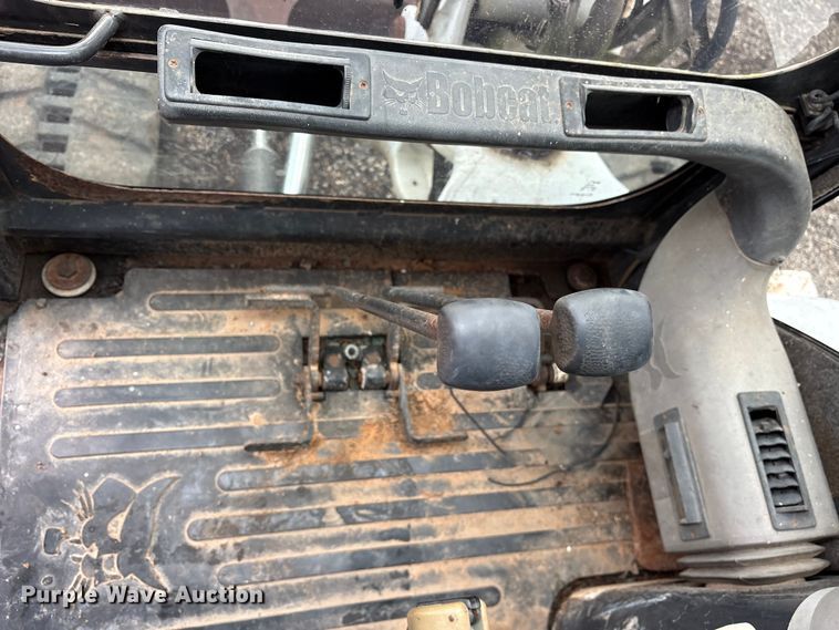 image for item ES8894 2007 Bobcat 337 G mini excavator