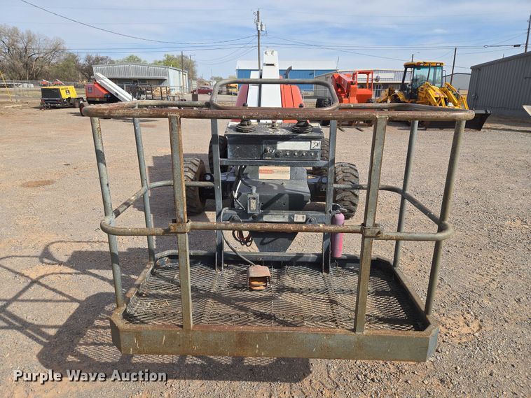 image for item ET1473 2007 Snorkel TB-42CU boom lift