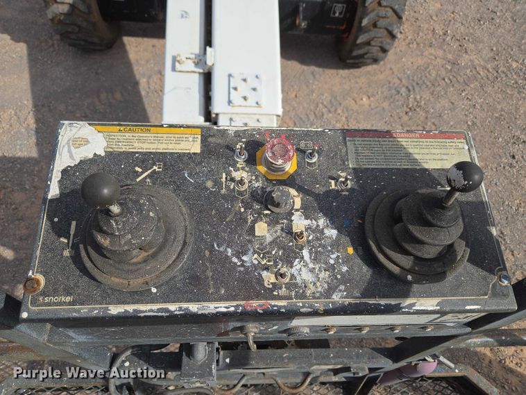 image for item ET1473 2007 Snorkel TB-42CU boom lift