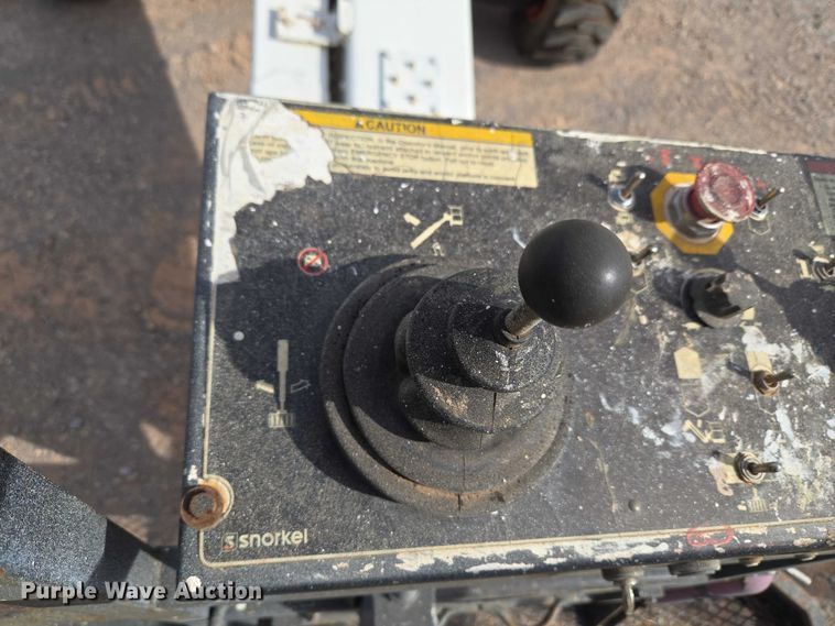 image for item ET1473 2007 Snorkel TB-42CU boom lift