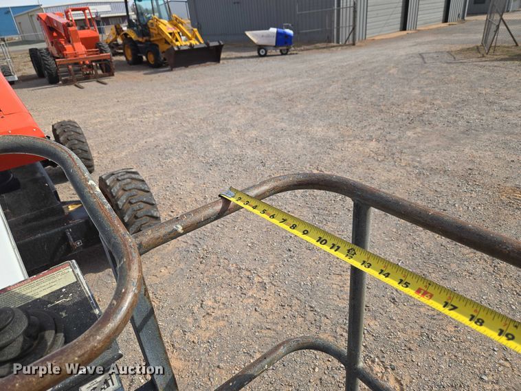 image for item ET1473 2007 Snorkel TB-42CU boom lift