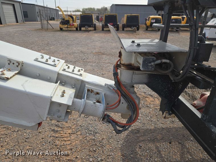 image for item ET1473 2007 Snorkel TB-42CU boom lift