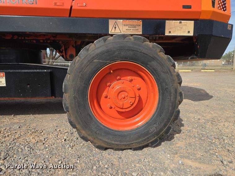 image for item ET1473 2007 Snorkel TB-42CU boom lift