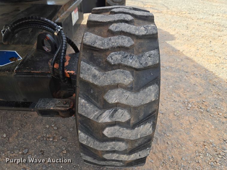 image for item ET1473 2007 Snorkel TB-42CU boom lift