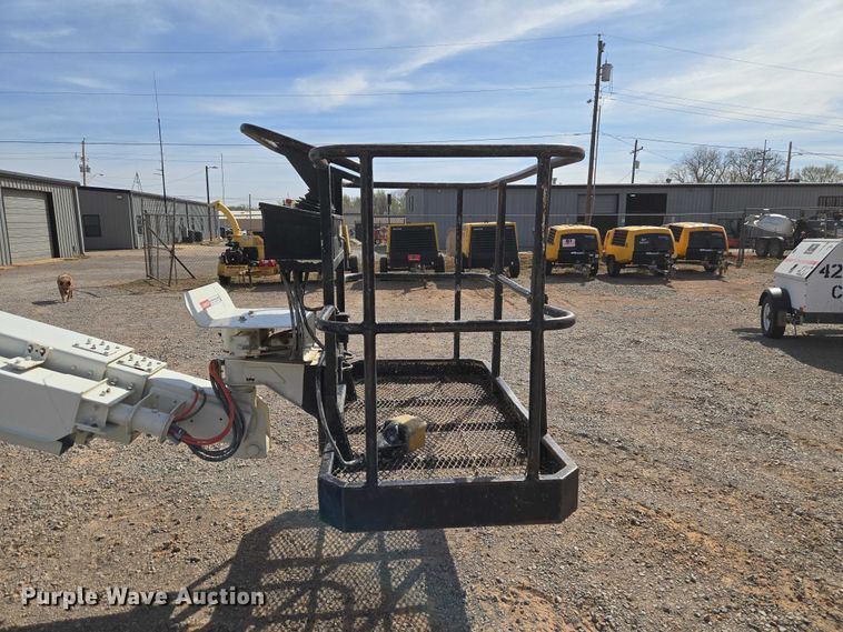 image for item ET1474 2007 Snorkel TB-42CU boom lift