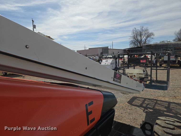 image for item ET1474 2007 Snorkel TB-42CU boom lift